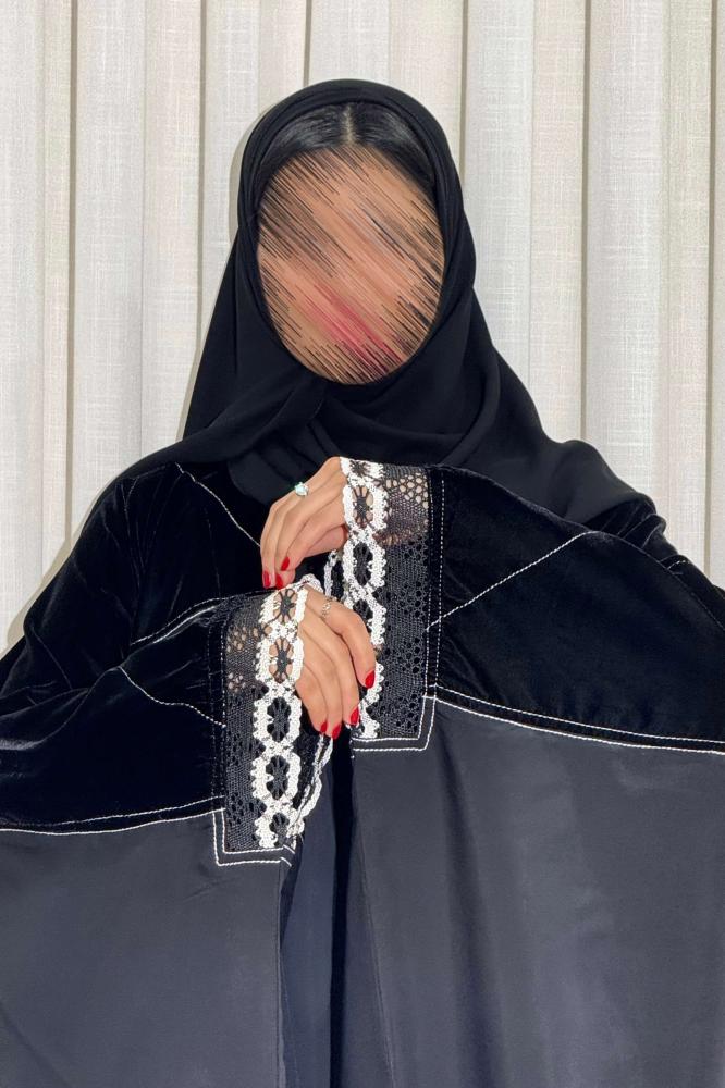عباية كريب مغسول ومخمل بشت شتوية بتفاصيل كلفة تريكو