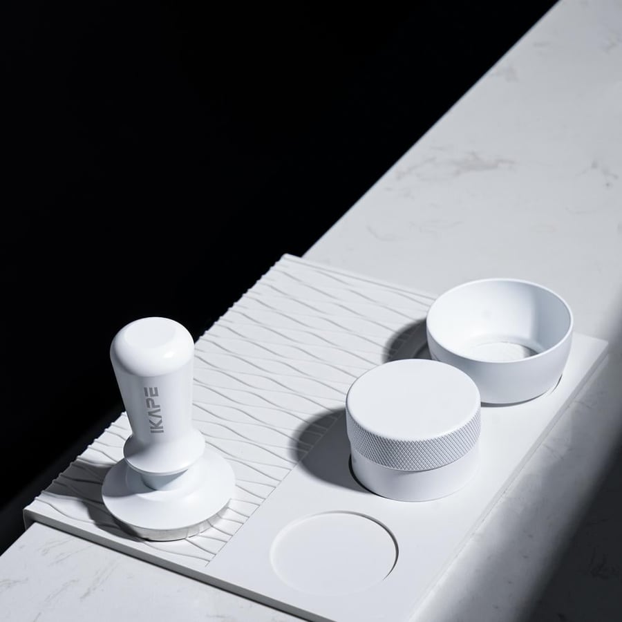 مكبس قهوة معاير V3 – قاعدة ستانلس ستيل – أبيض – 58.5mm