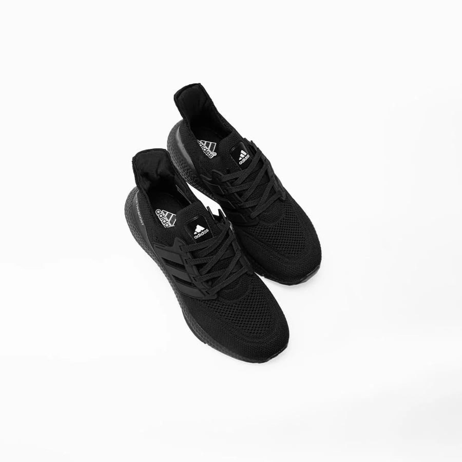 ULTRA BOOST-Adidas