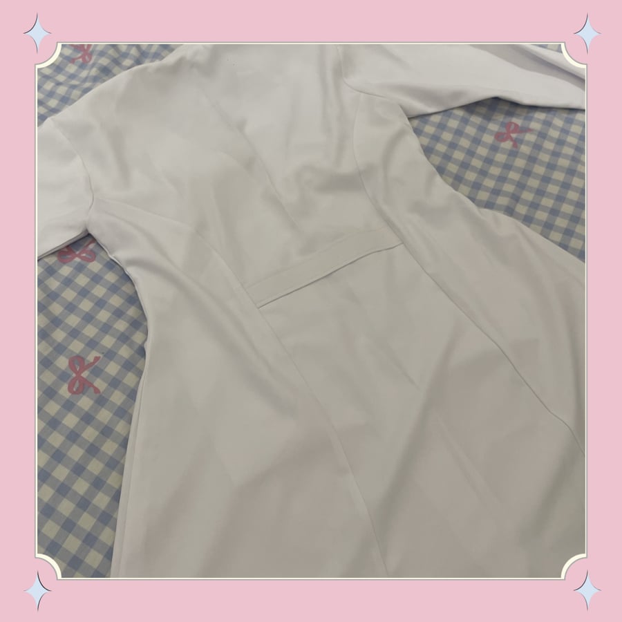 ‏Petal Lab Coat