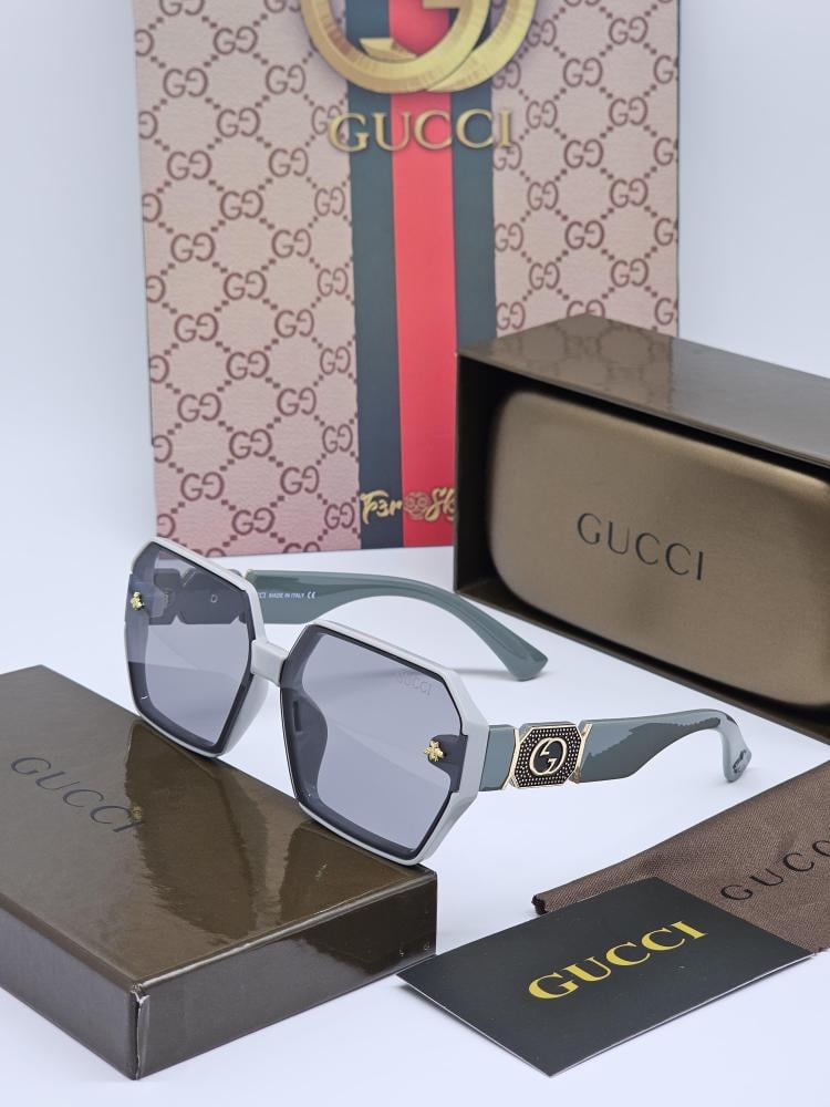 نظارة GUCCI نسائي