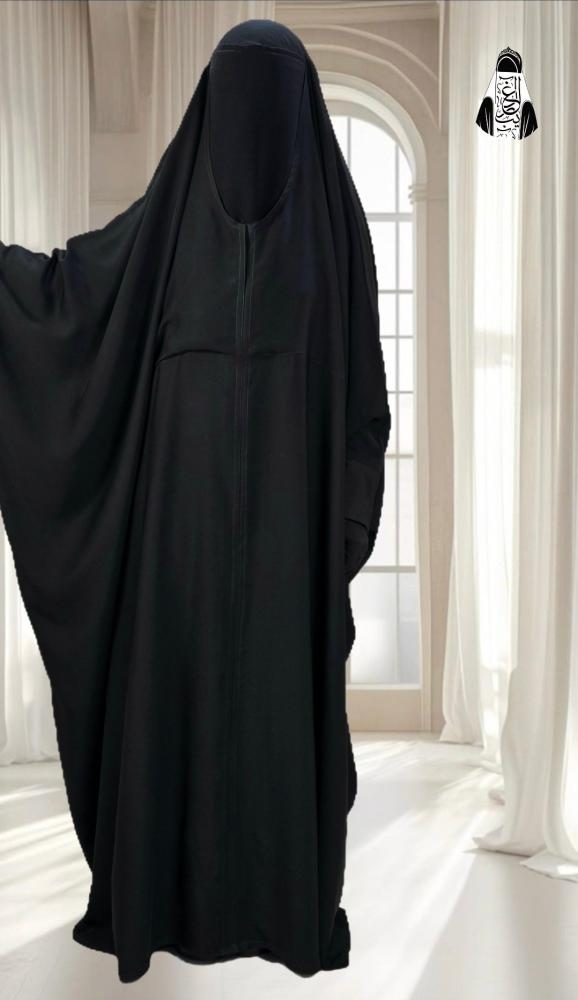 عباية على الرأس صدري قماش كريب