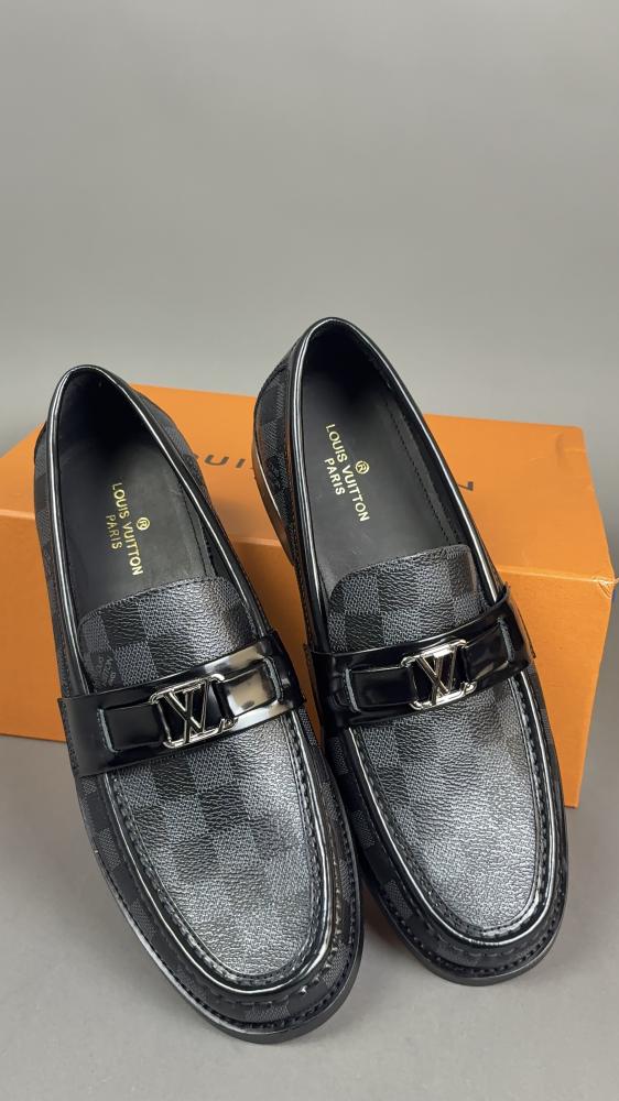 Louis Vuitton Loafers - 43 - 44