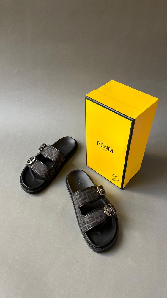 Fendi Slippers - 42