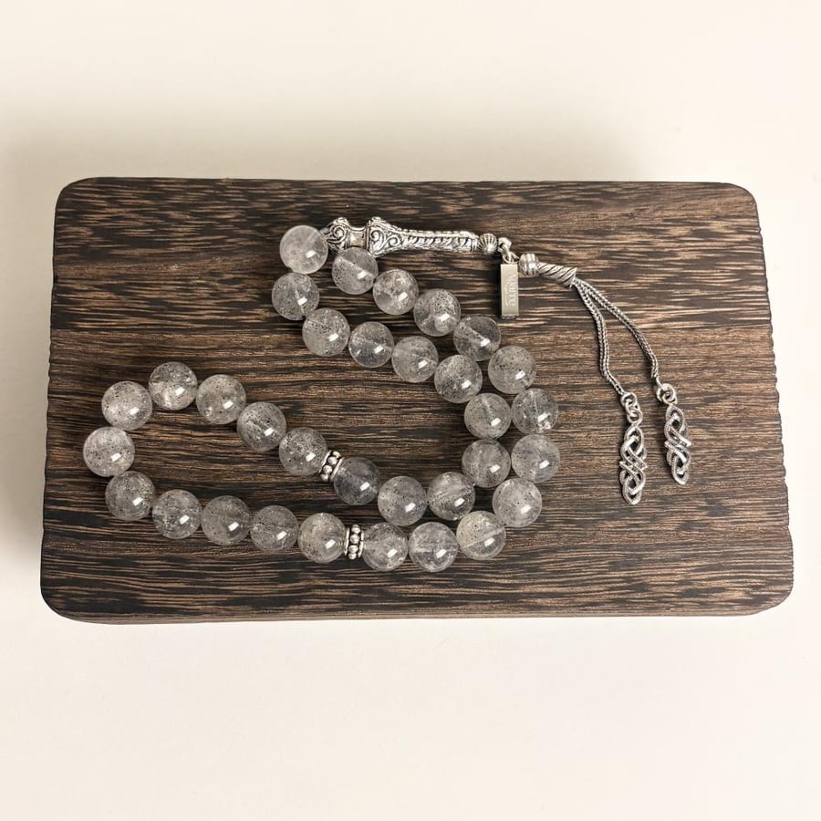 Natural gray strawberry quartz stone - 33 beads