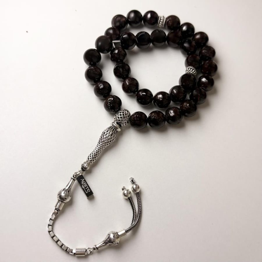 Natural Burgundy-colored granite stone - 33 beads