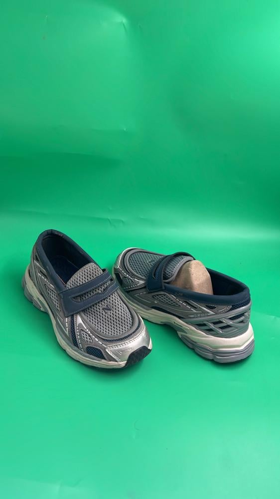 حذاء  نسائي من ماركة نيوبلانس New balance