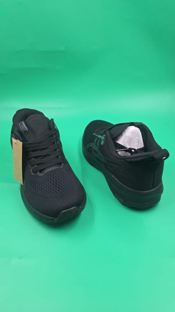 حذاء  رجالي  من ماركة ايسكس (ASICS)