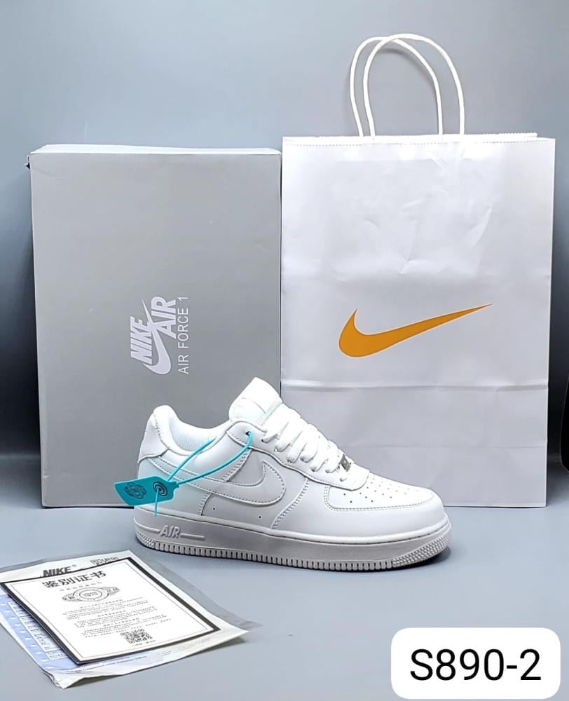 حذاء نسائي من ماركة نايكNike موديل Air force