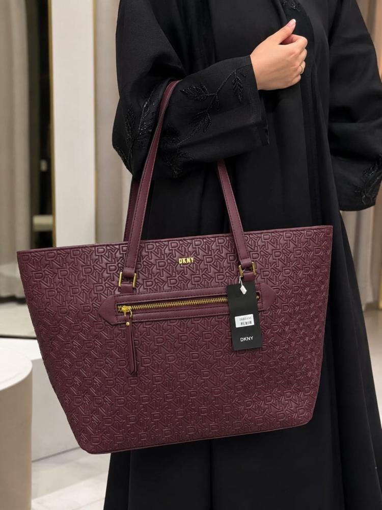 الأناقة التي تستحقينها حقيبة يد نسائية ماركة دكني DKNY