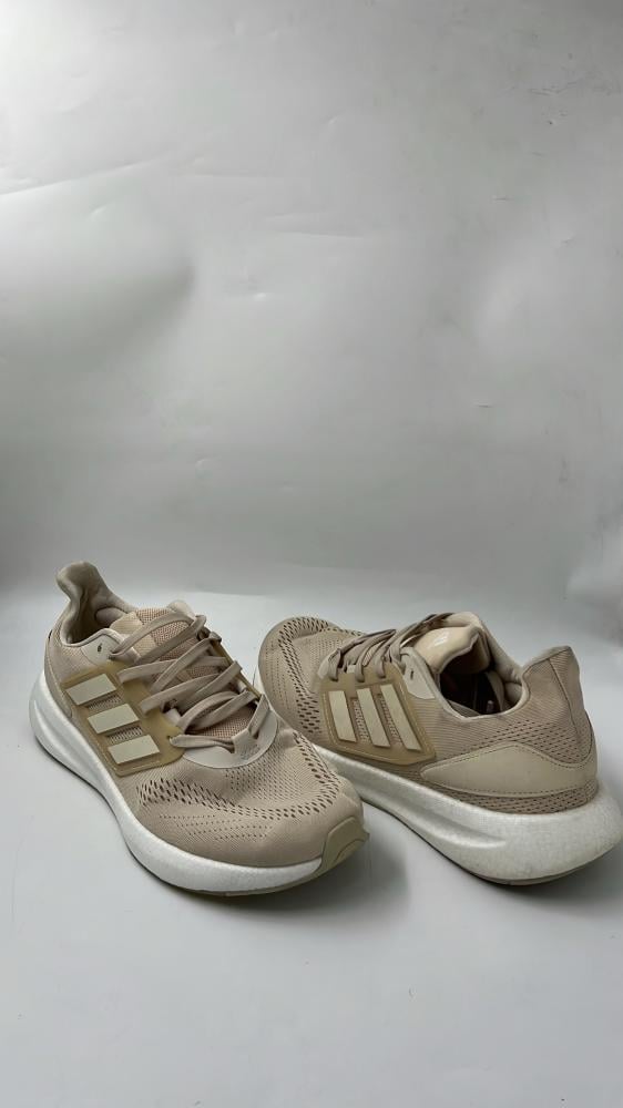 حذاء رجالي من ماركة اديداس Adidas