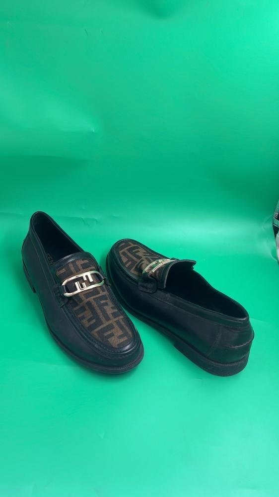 حذاء رجالي رسمي من ماركة فندي Fendi