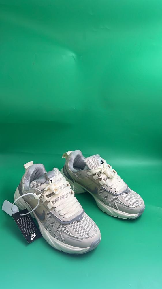 حذاء نسائي من ماركة نايك Nike
