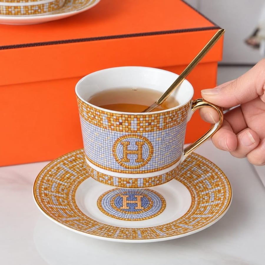 طقم فناجيل فاخر من ماركة هيرمز (Hermès)