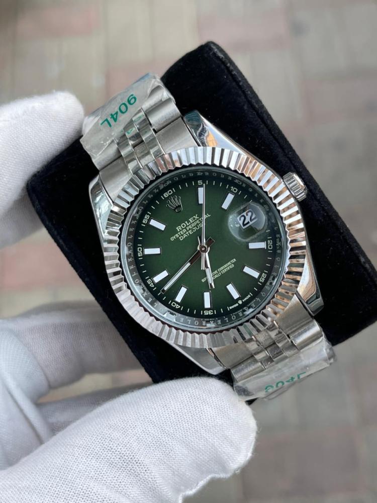 ساعه يد رجالي (ميكانيكيه) من ماركة رولكس (Rolex) موديل"Submariner Date "Hulk"