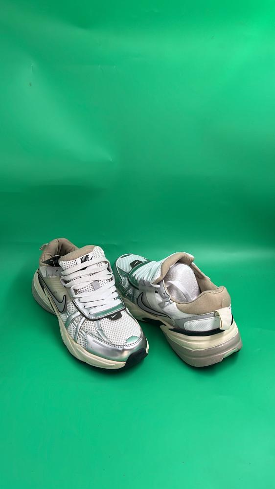 حذاء من ماركة نايكNike