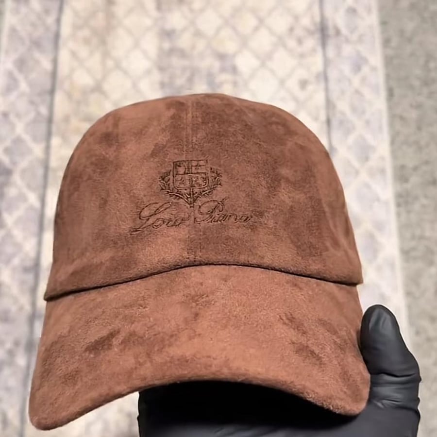 كاب رجالي من ماركة لوربيانا  (Loro Piana)