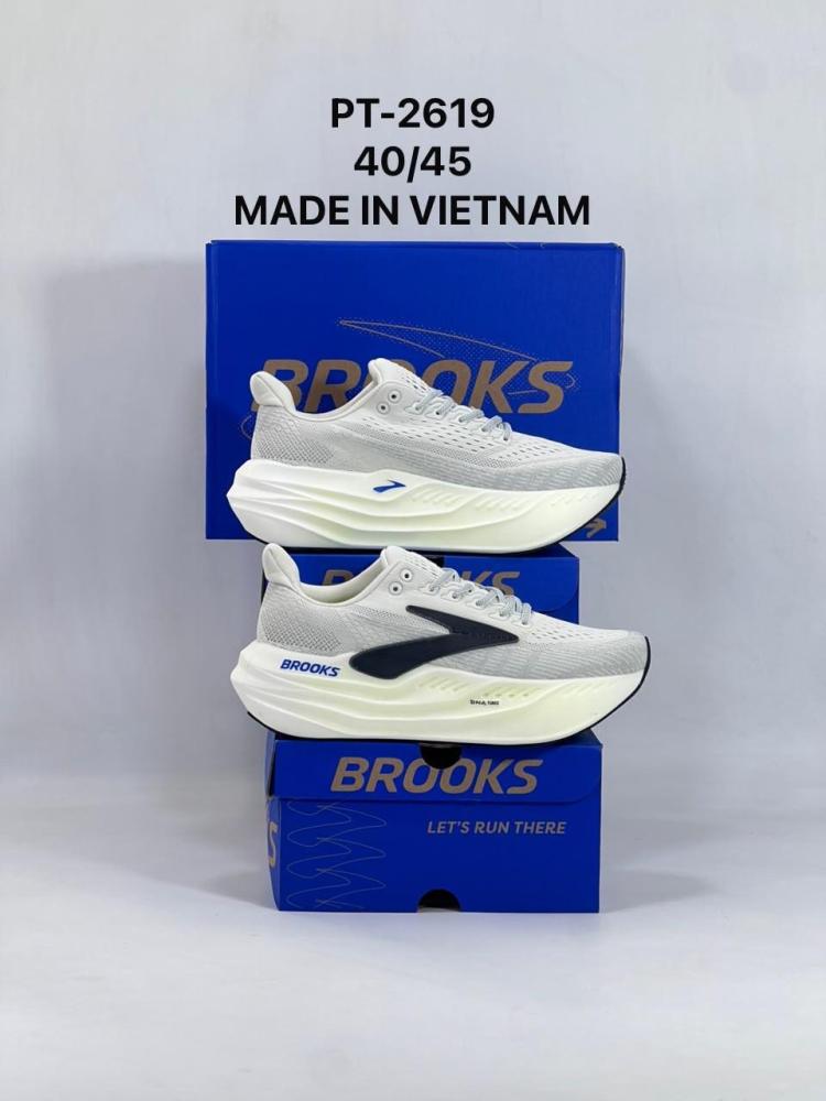 حذاء رجالي رياضي من ماركة بروكس (Brooks)موديل (Brooks Glycerin Max)