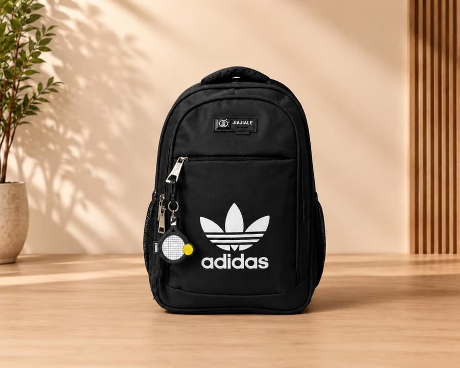 حقيبة مدرسية  ماركة اديداس Adidas صغيره من صف اول لين صف سادس