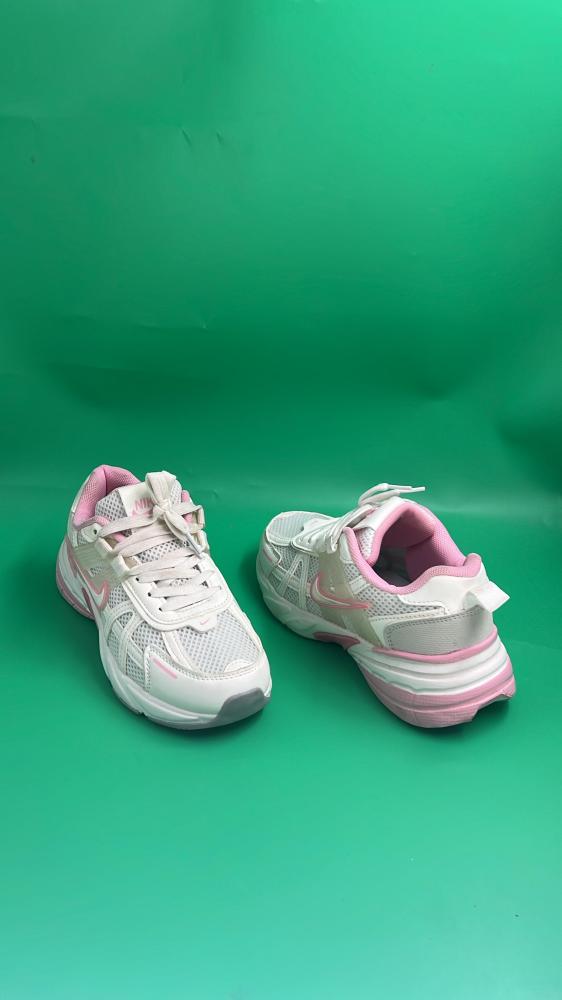 حذاء نسائي من ماركة نايك Nike