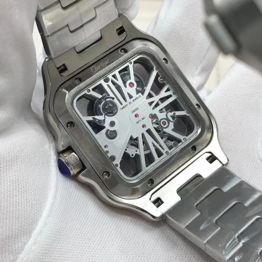 ساعة يد رجالي (ميكانيكية) من ماركة كارتير (Cartier) موديل"Santos de Cartie"