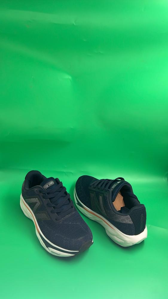 حذاء  رجالي من ماركة نيوبلانس New balance