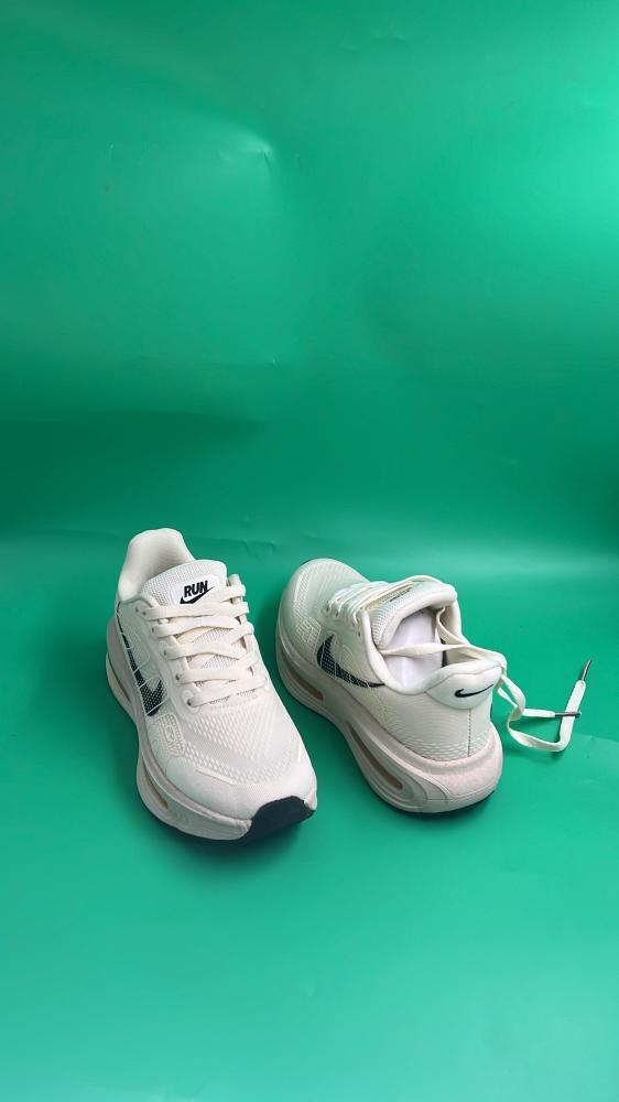 حذاء نسائي من ماركة نايك Nike