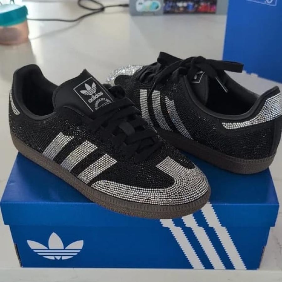 حذاء نسائي كريستال لماع (سامبا)من ماركه اديداسAdidas