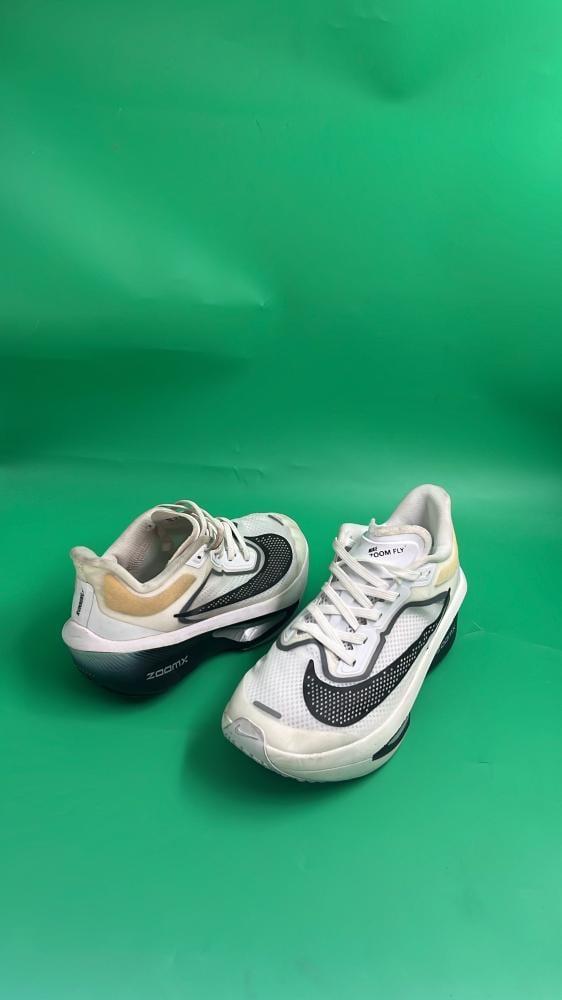 حذاء نسائي من ماركة نايك Nike
