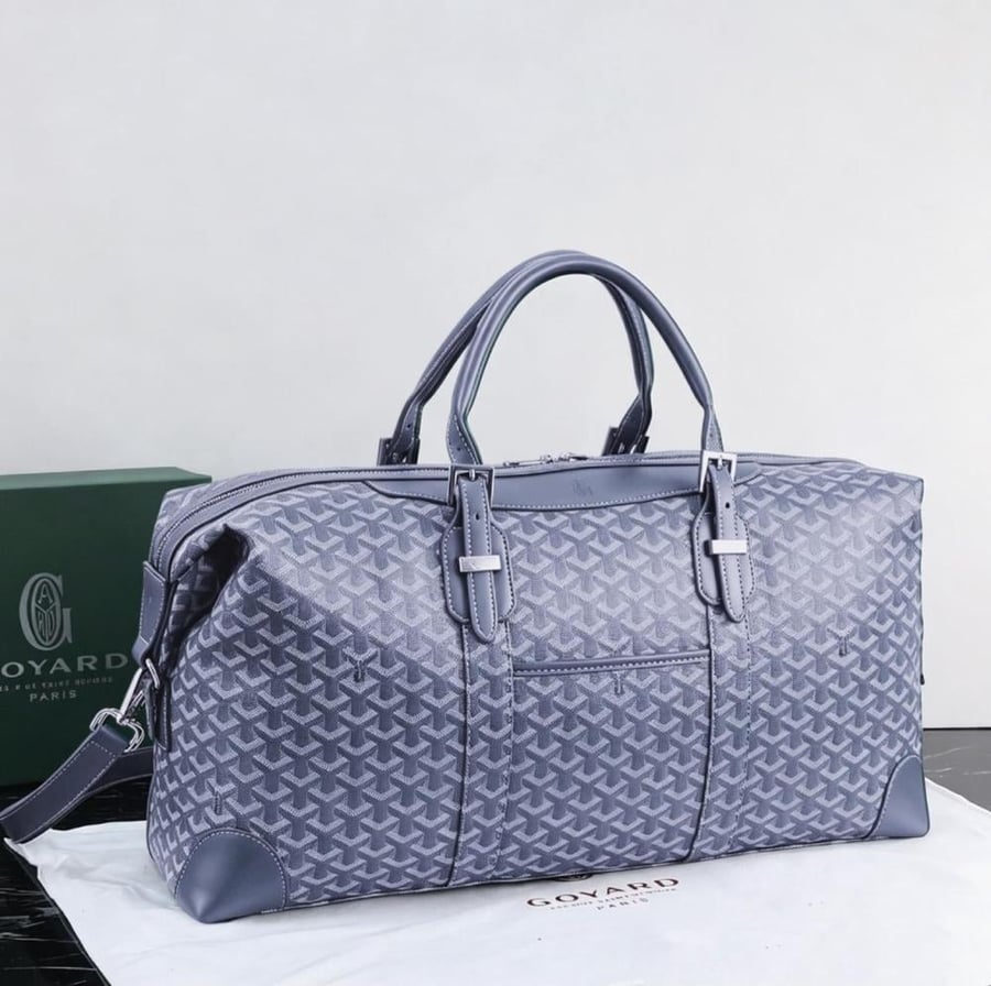 حقيبة سفر من ماركة جويارد Goyard – فخامة استثنائية لكل رحلة