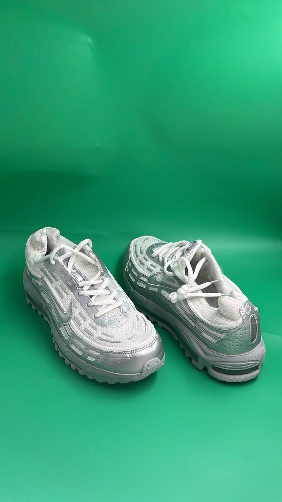 حذاء  رجالي من ماركة نايك Nike