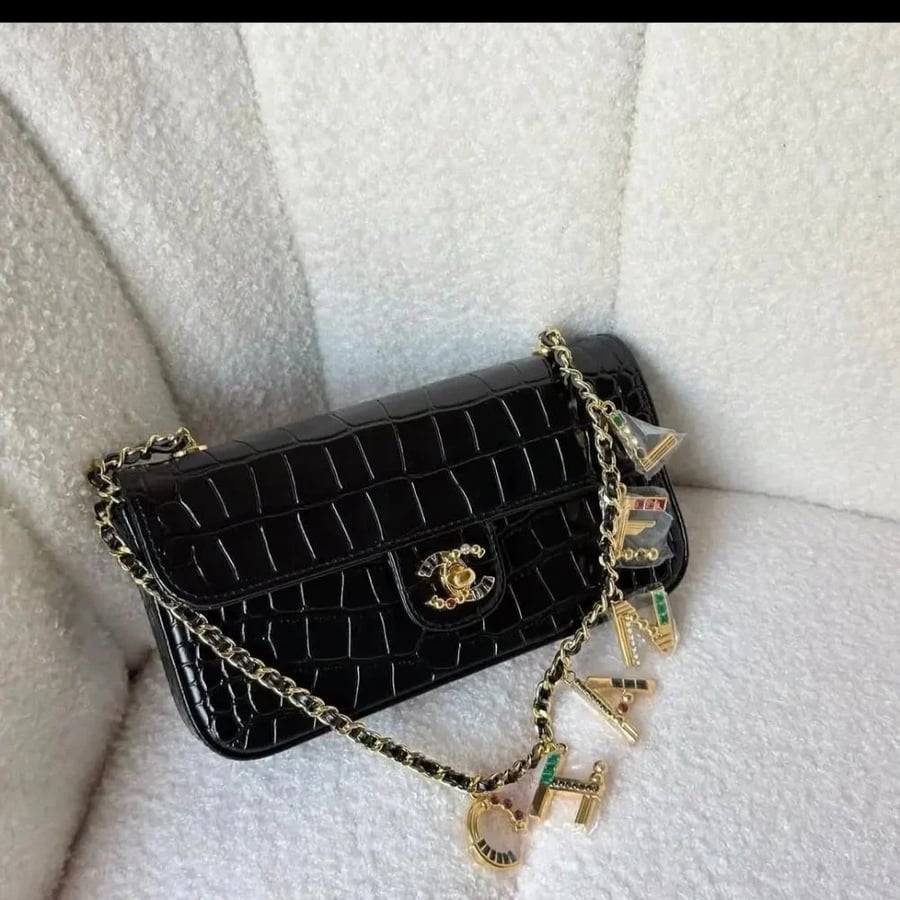 تألقي الآن مع حقيبه اليد النسائيه الحصرية من ماركة  شانيل Chanel