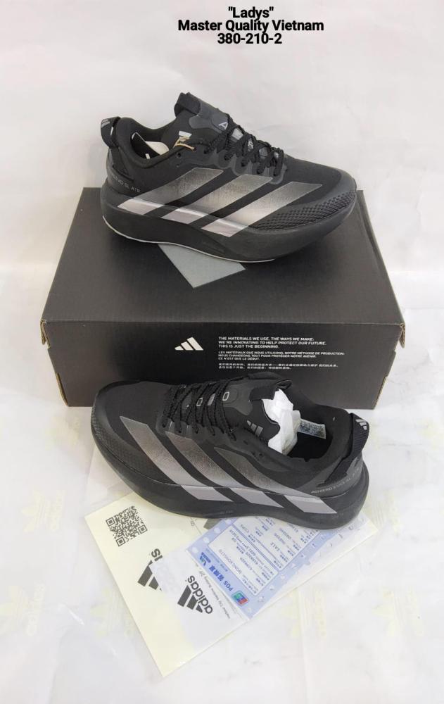 حذاء نسائي رياضي من ماركة اديداس (Adidas ) موديل Adidas Adizero EVO SL.