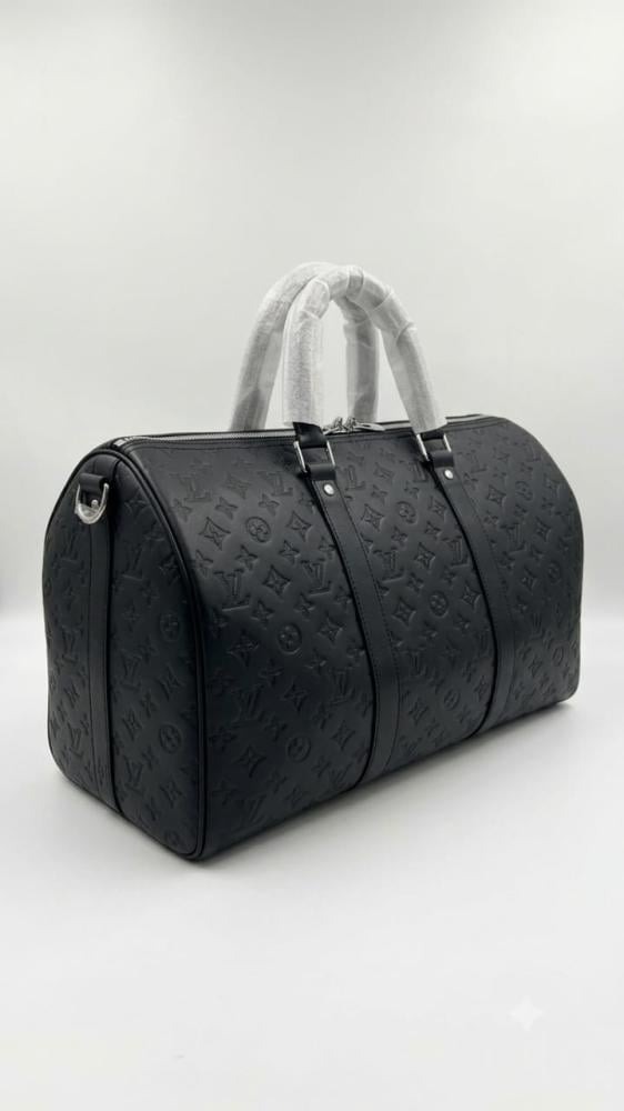 حقيبة سفر من ماركة لويس فيتون Louis Vuitton
