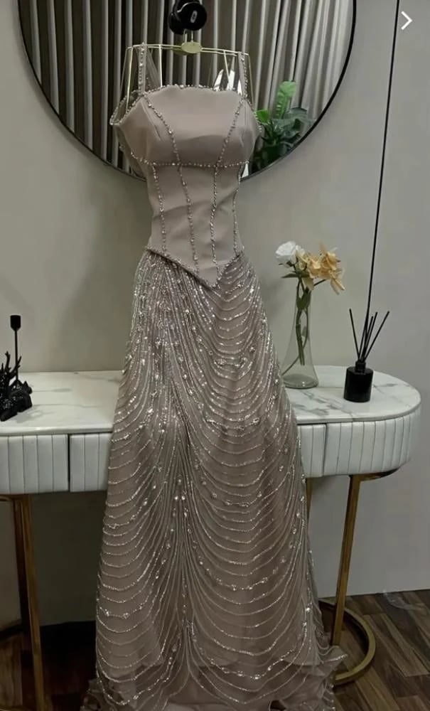 فستان اسوم