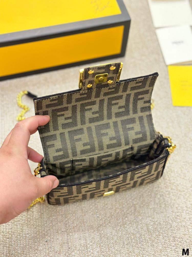 Fendi Baguette