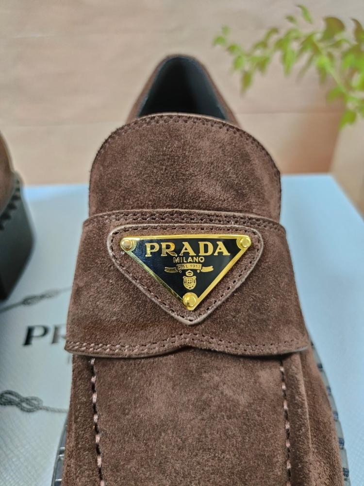 Prada Loafers لوفر