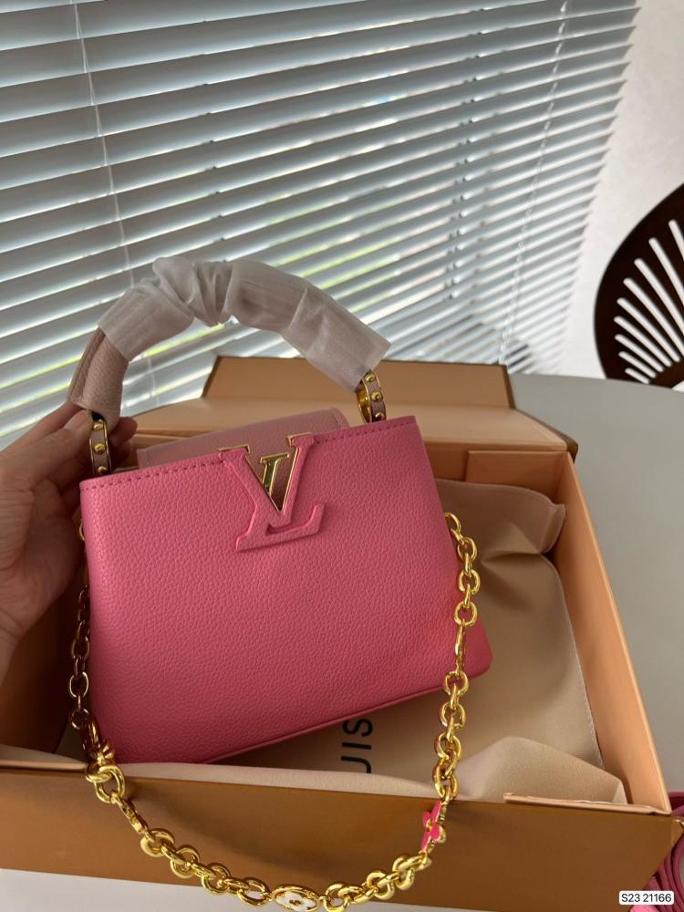LV Capucines