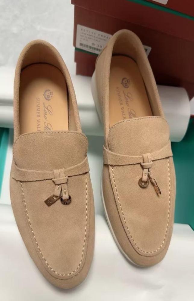 فلات لورو بيانا Loro Piana
