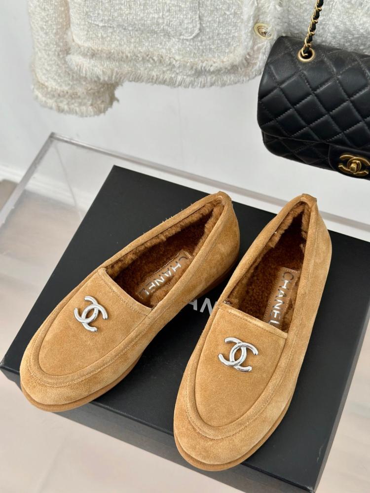 Chanel Loafers فلات