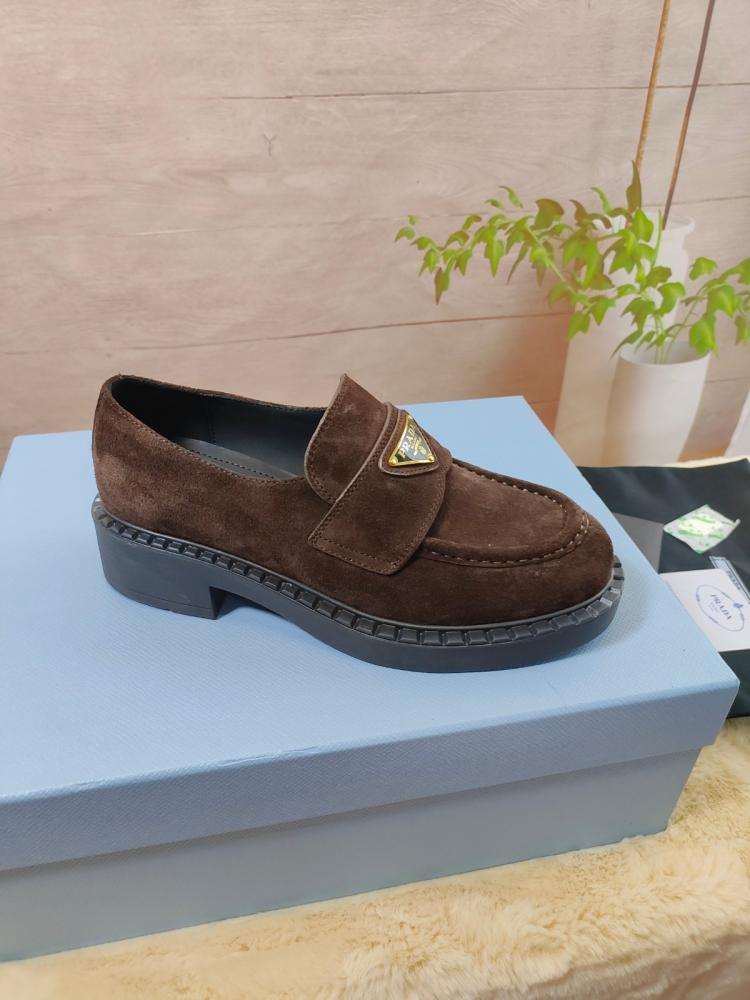 Prada Loafers لوفر