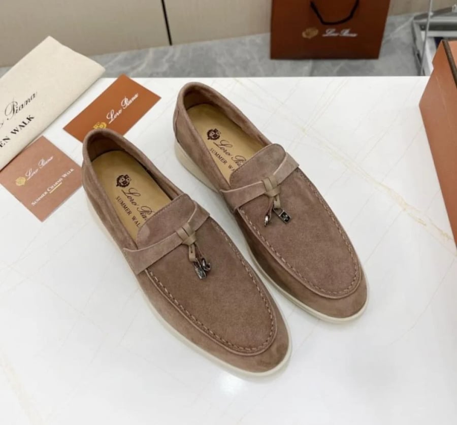 فلات لورو بيانا Loro Piana