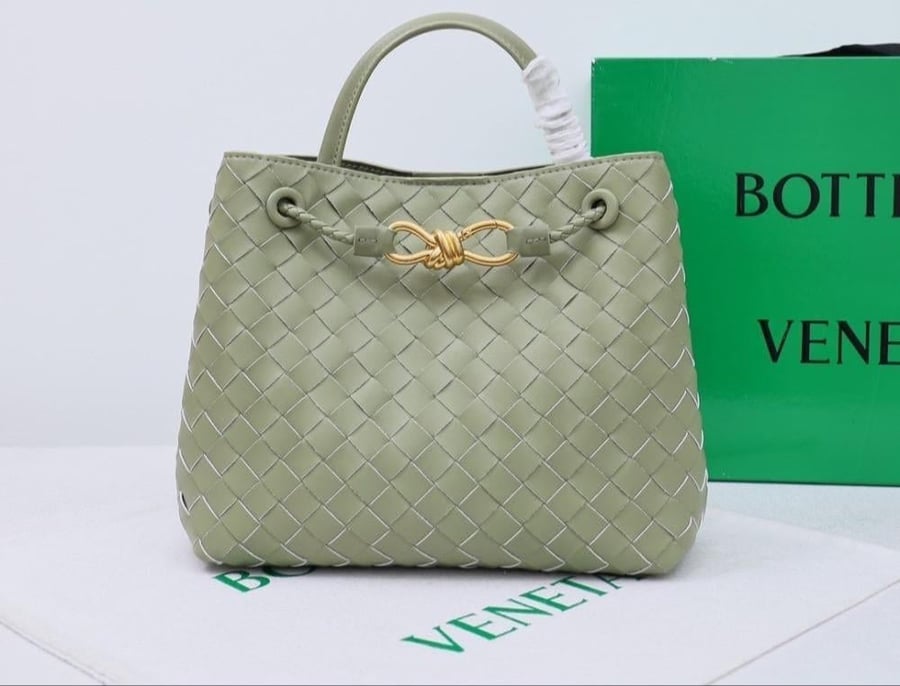 Bottega Small بوتيغا