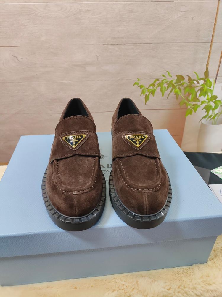 Prada Loafers لوفر