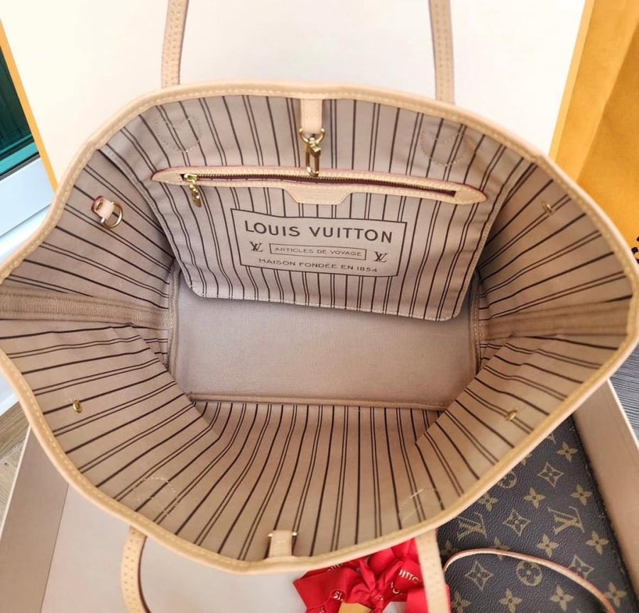 LV Neverfull tote bag