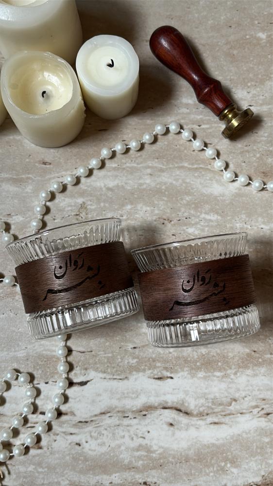 اكواب زجاجية بشريط خشبي ( كوبين )