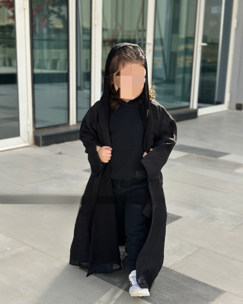 عبايات بنات