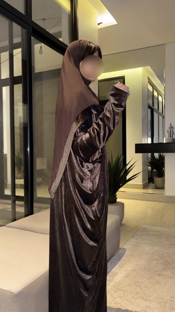 عباية نصف بشت من المخمل البني اللامع