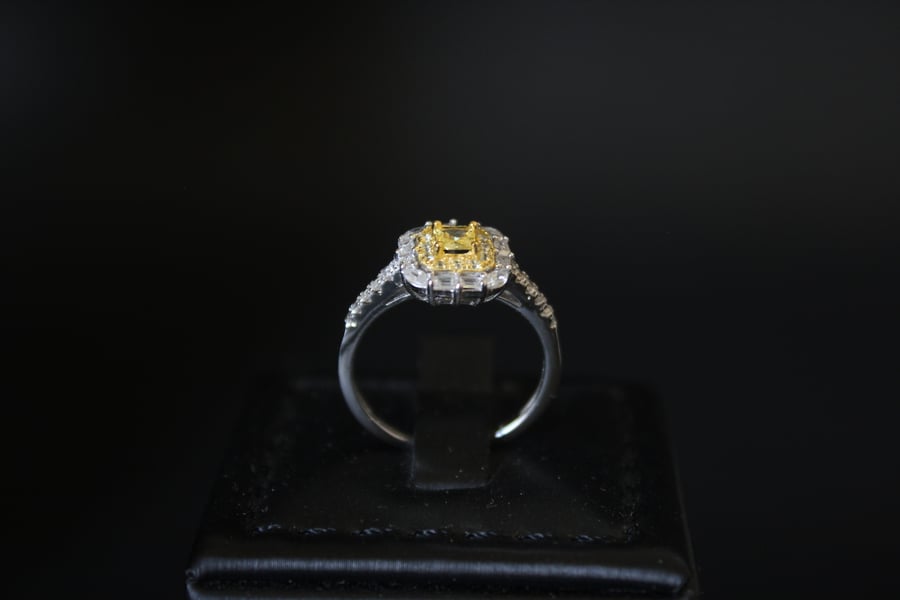 Sterling silver 925 set adorned with yellow topaz stone