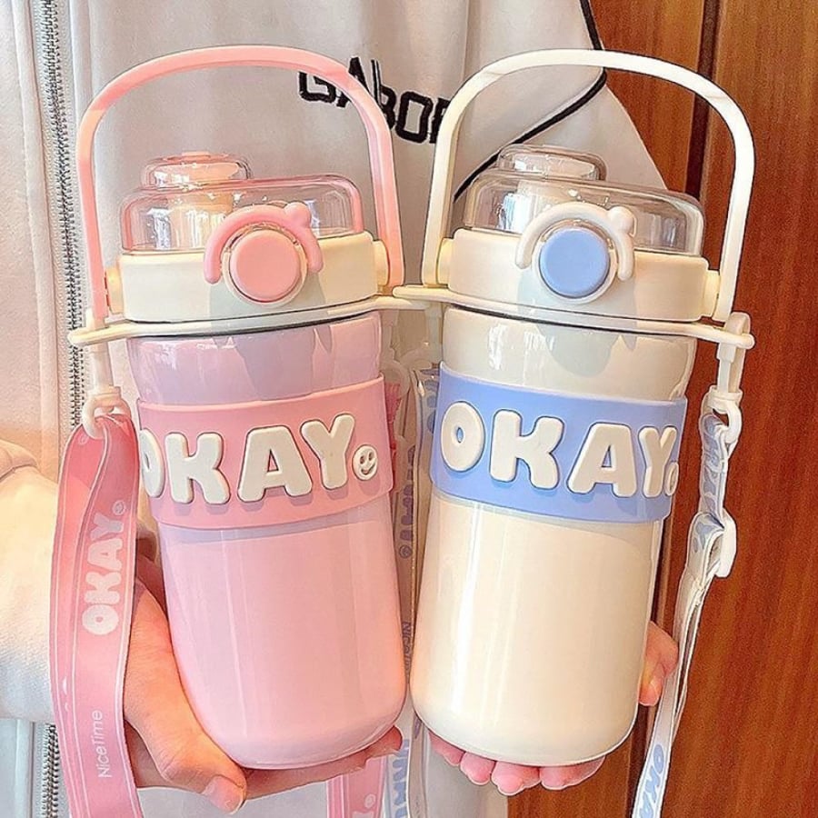 Water bottle Okay in several colors, with a gift (banana holder)